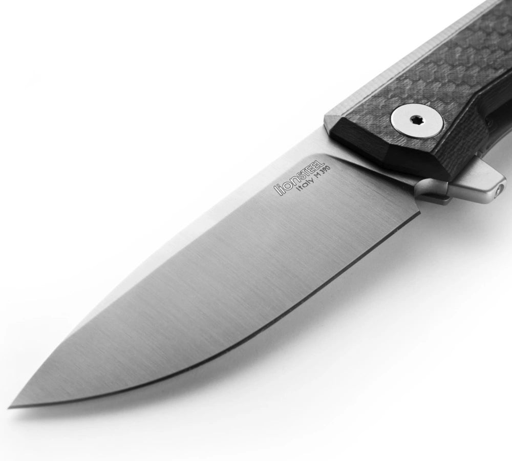 LionSteel MYTO - סכין מתקפלת עם להב M390, ידית סיבי פחמן MT01 CF
